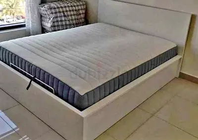 IKEA hydrolic bed with mattress King size bed