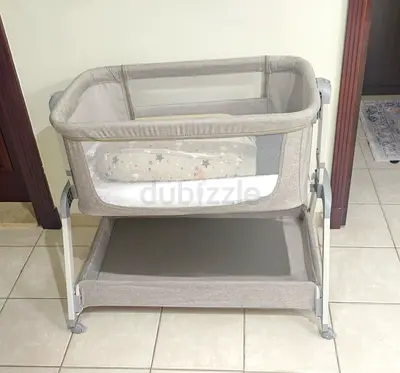 Never used baby crib exactly like new for 0-8 months baby