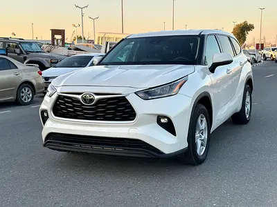 2021 Toyota Highlander LE - Pristine Condition - American Specs