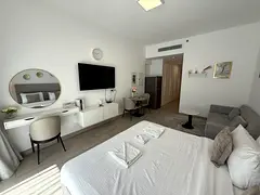 Vacant | Fully Furnished | Garden Access