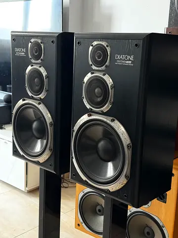 Classic Mitsubishi Diatone speakers