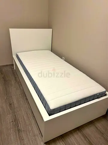 IKEA White Single Bed with IKEA Mattress 90 x 200 cm