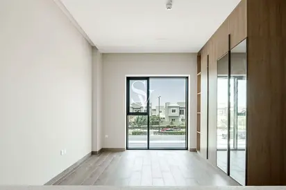 Vacant | Brand New | White Goods | Smart Home