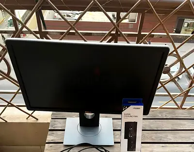 Dell 22-inch Monitor with Stand + New USB Cooling Fan