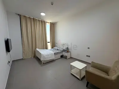 Room with washroom   near metro gym pool PARKING FREE