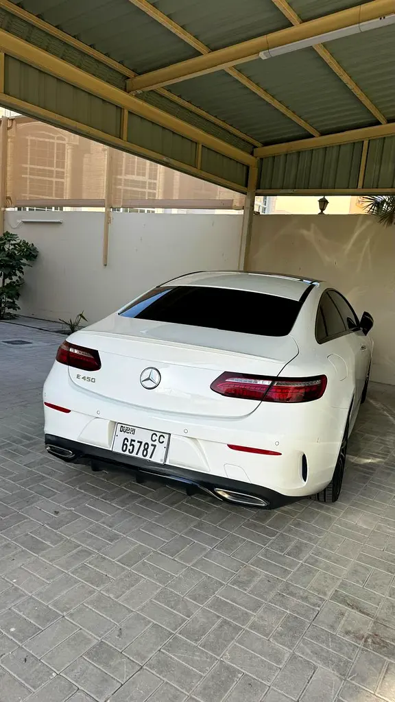 Mercedes-Benz E-Class 2023 — photo 1 of 6