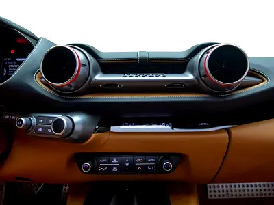 2021 Ferrari 812 GTS 照片 15