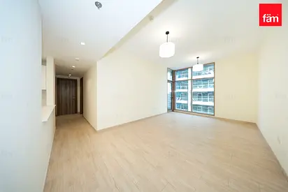 Canal View | Airy And Spacious | Mid Floor
