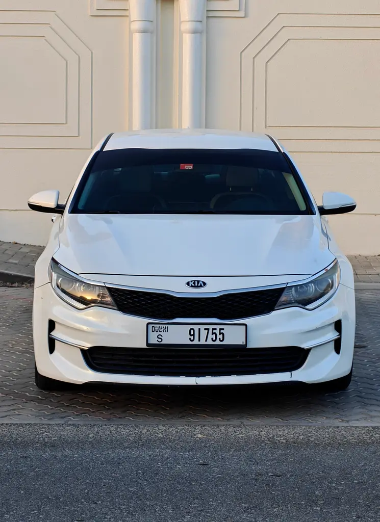 Kia Optima 2017 — photo 1 of 8