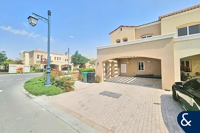 Vacant | True Corner | Next To Pool & Park
