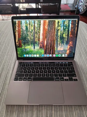 Apple MacBook Pro 13-inch (2020) - Intel Core i5 / 8GB RAM
