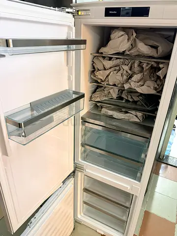 Miele latest model 7th series brand new stock built-in fridge with bottom freezer