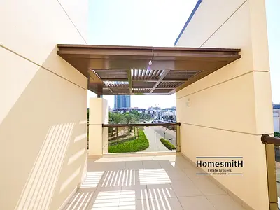 Opp. Park | Spacious | All en-ensuite | Vacant