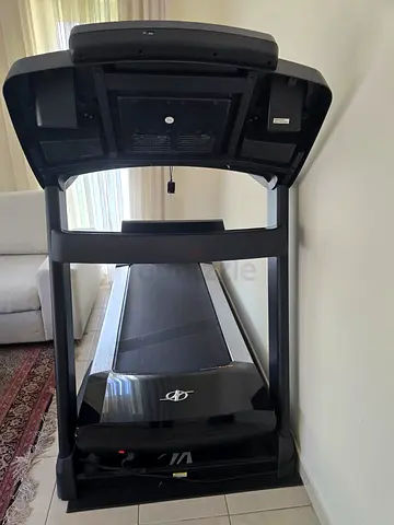 The NordicTrack Elite 2500 (Model NETL-24714) is a heavy-duty, premium-tier folding treadmill.