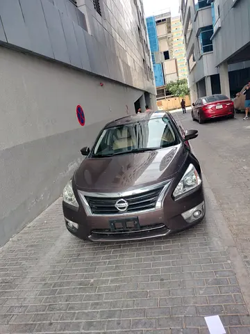 Nissan Altima 2015 SL - American Specs - Full Option Lady Driven