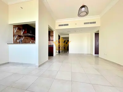 Fully Bright 1 Bedroom Hall_Vacant_Parking