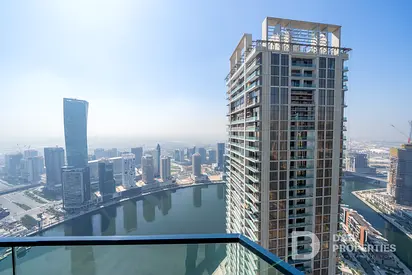 Iconic Corner Unit | High Floor | Canal Sea Views
