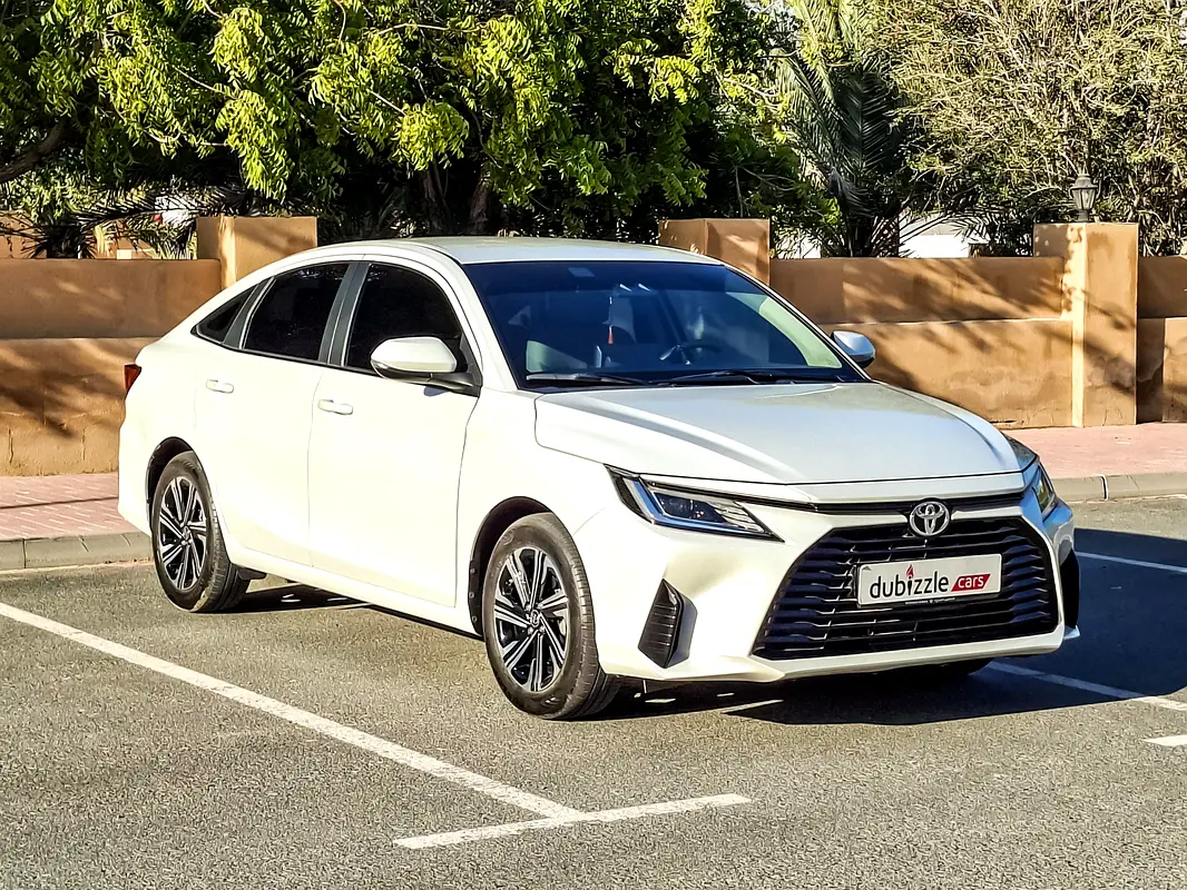 Toyota Yaris 2024 — photo 1 of 20