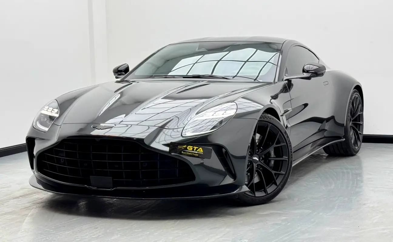 Aston Martin Vantage 2025 — photo 1 of 13