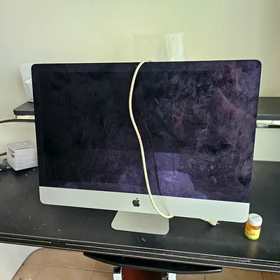 Apple iMac 21.5-inch All-in-One Desktop (Used)