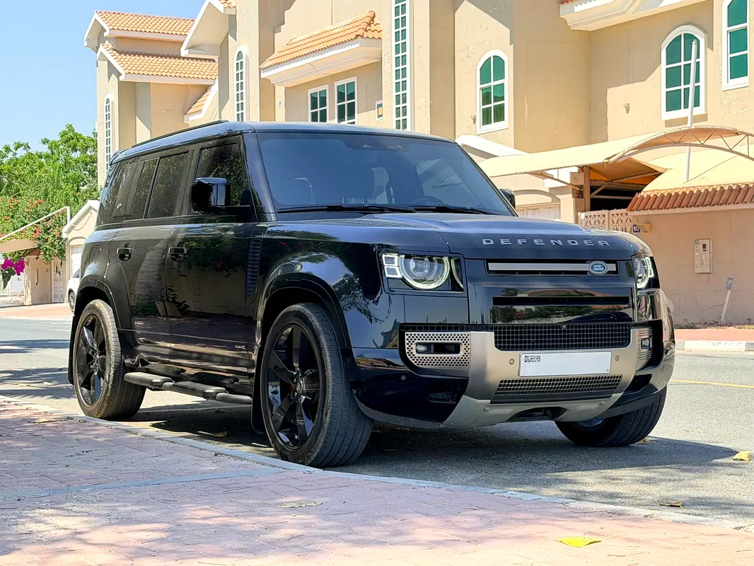 Land Rover Defender 2024 — photo 1 of 8
