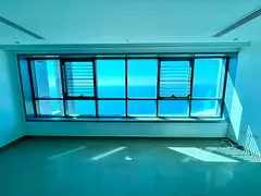 Largest spaces, all rooms with sea views, prime location, central gas, gym, swimming pool, parking,