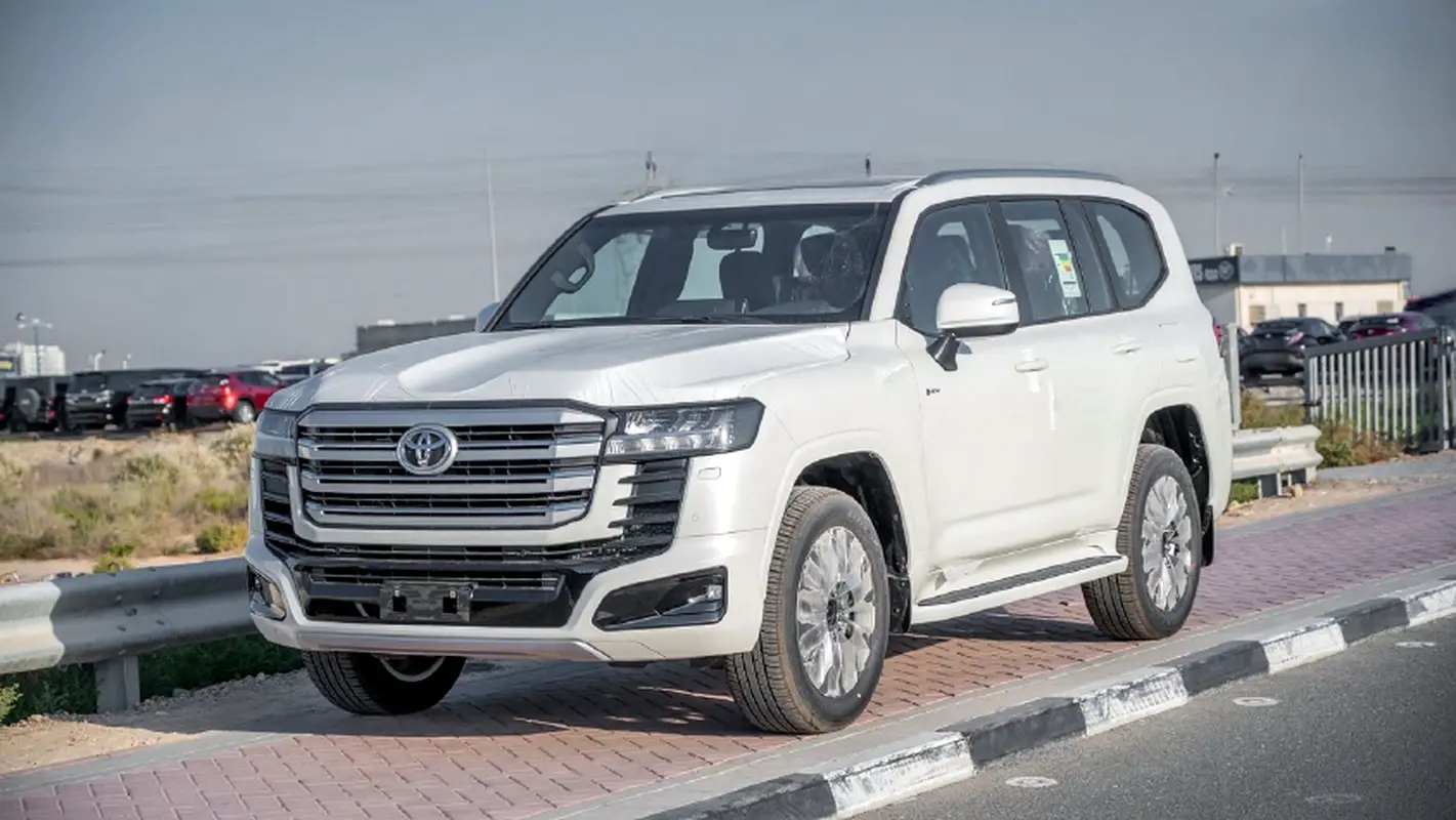 Toyota Land Cruiser 2026 — photo 1 of 17