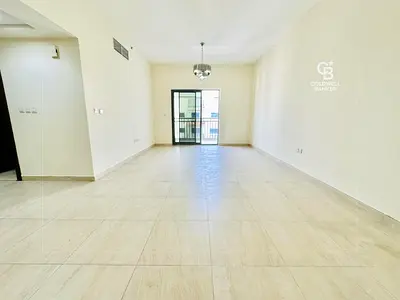 Spacious High Floor Corner Unit | Close to Metro