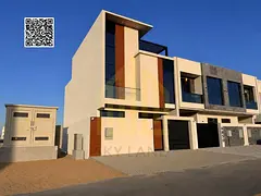 Detached house - Excellent location - Includes water, electricity, and air conditioning - 3 floors -
