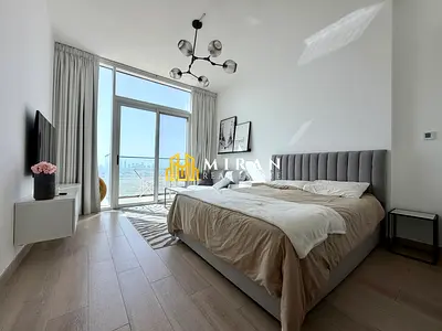High Floor Studio - Fully Furnished - Stunning Skyline Views