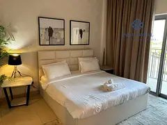 ✨ Luxury 2BR Holiday Home | Pool, Gym &amp; Free Parking | Meraki Genesis Arjan ✨