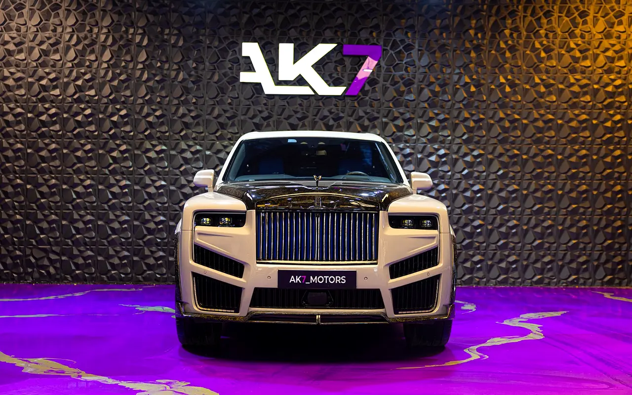 Rolls-Royce Cullinan 2024 — photo 1 of 20