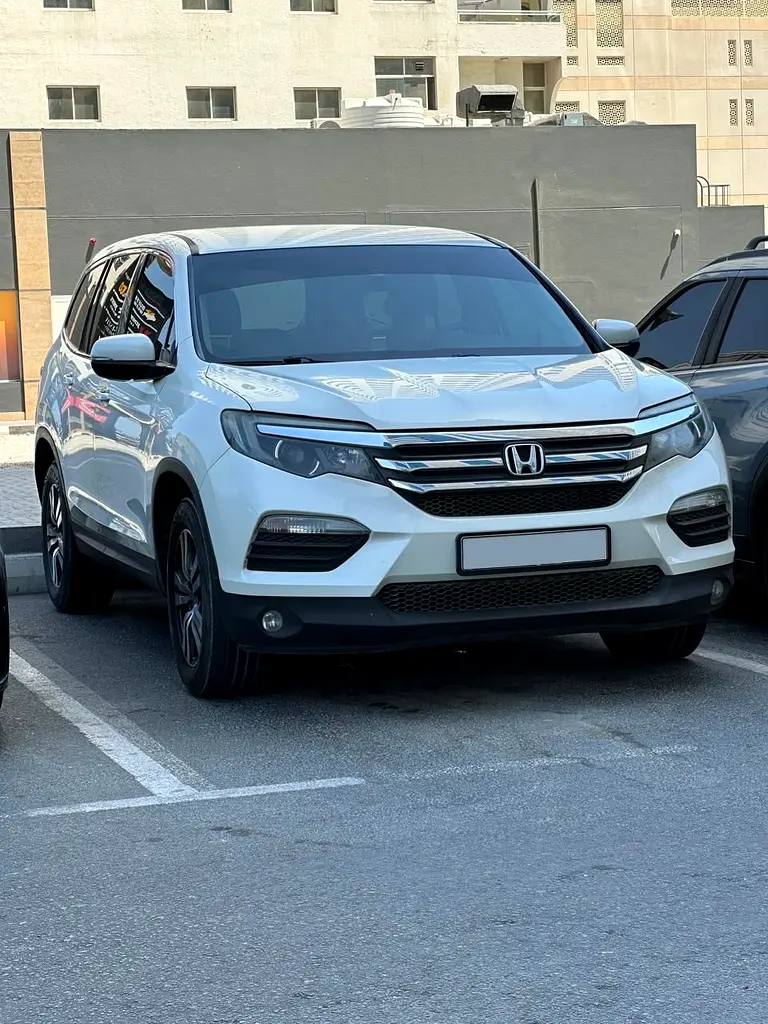 Honda Pilot 2017 — photo 1 of 9
