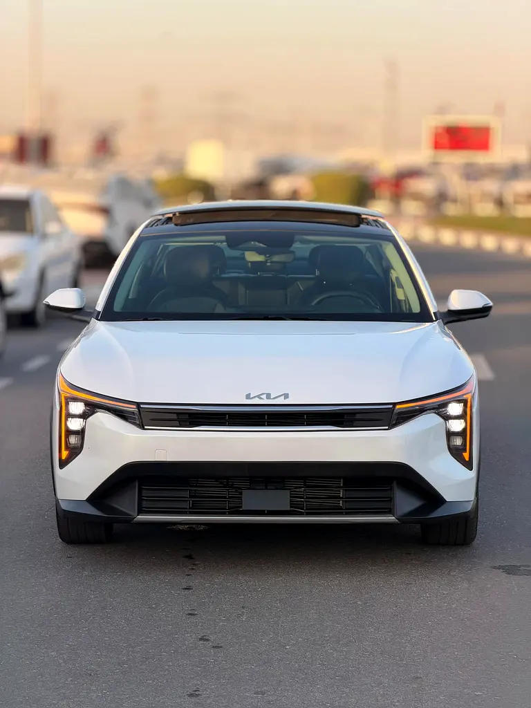 Kia K4 2025 — photo 1 of 17
