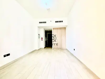 High Floor |Equipped Kitchen |Ready to Move