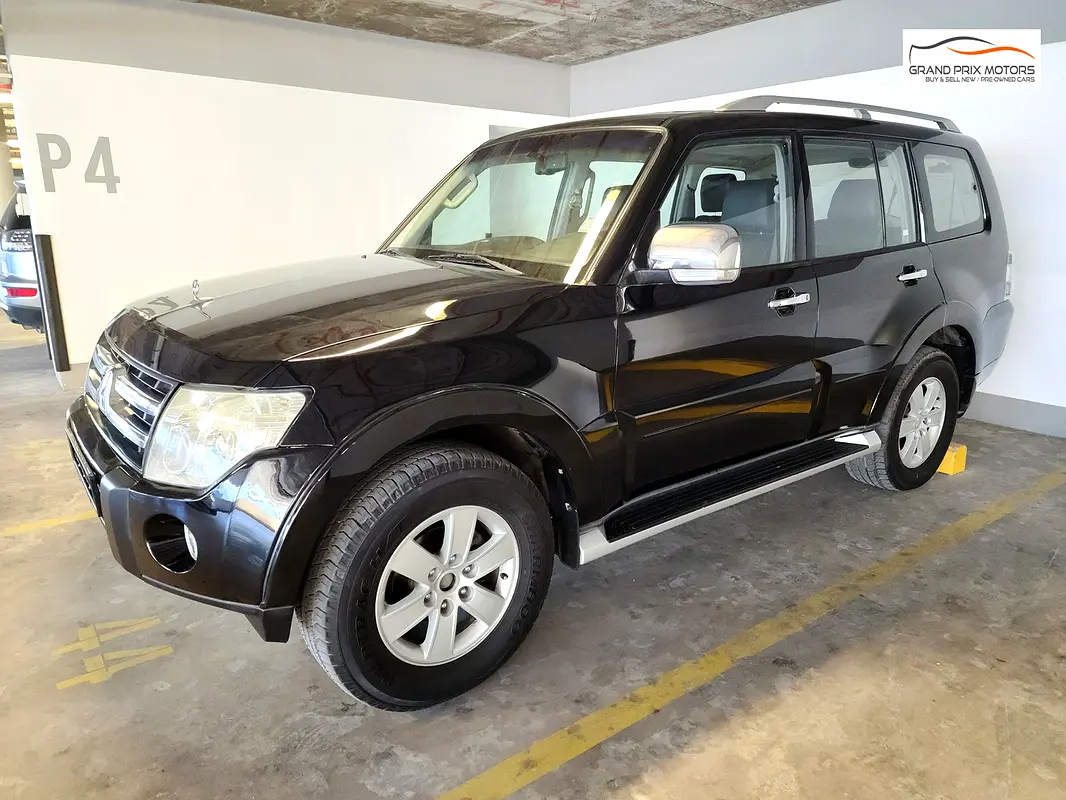 Mitsubishi Pajero 2008 — photo 1 of 17