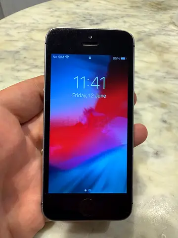 iPhone SE (1st gen, manufactured 2017), Space Gray, 128 GB, heavily used