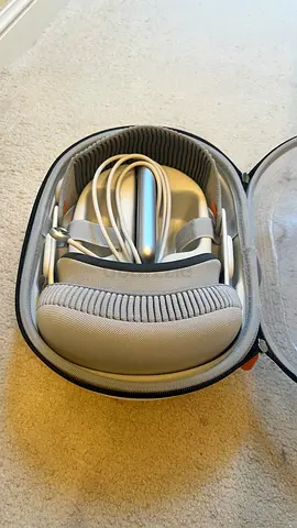 Apple Vision Pro , Lightly used VR headset with adjustable head strap — good condition