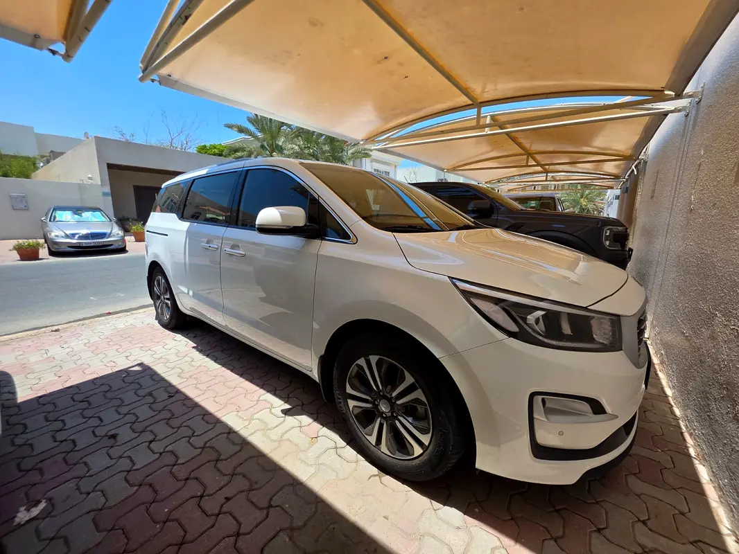 Kia Carnival 2019 — photo 1 of 11
