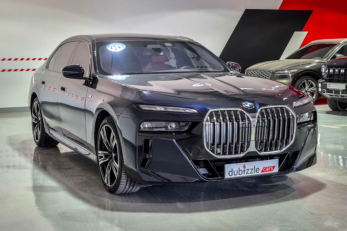 BMW 7-Series 2023 — photo 1 of 17