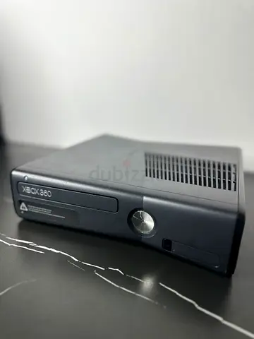 اكس بوكس 360 محمل عليه 121 لعبة جاهزة 500GB - xbox360 slim Includes 121 built-in games