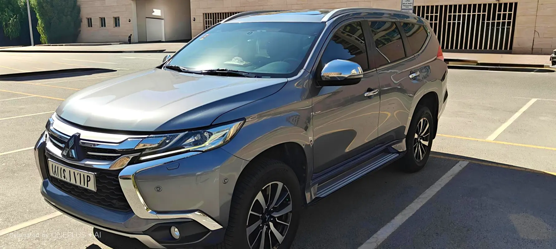 Mitsubishi Montero Sport 2016 — photo 1 of 12