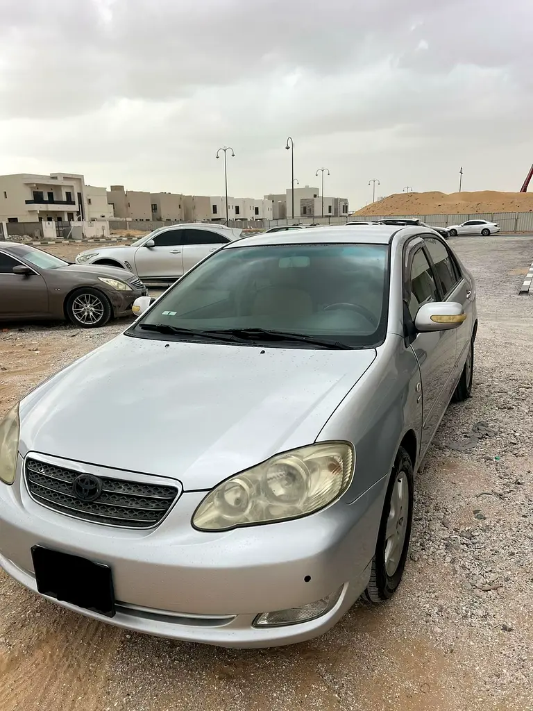 Toyota Corolla 2005 — photo 1 of 5