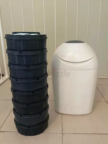 Tommee Tippee Sangenic with 8 refills