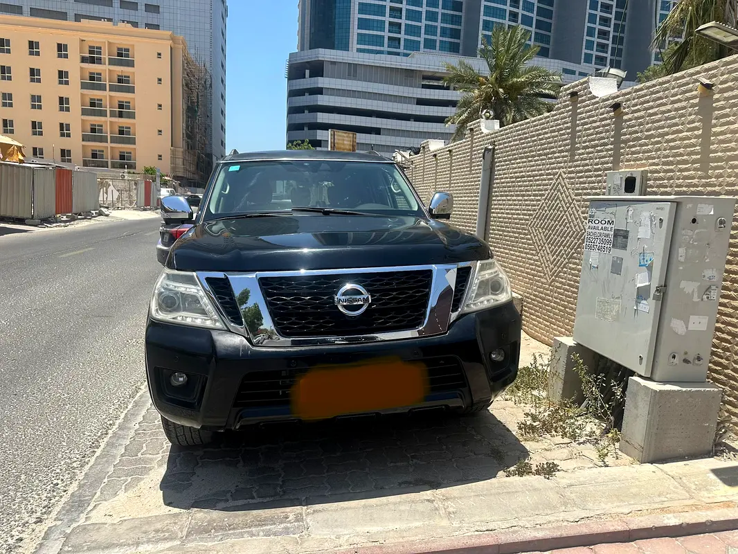 Nissan Armada 2017 — photo 1 of 8