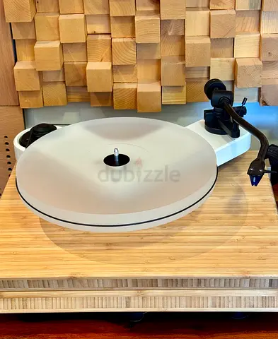 Pro-ject RPM3 turntable Upgraded mint save big