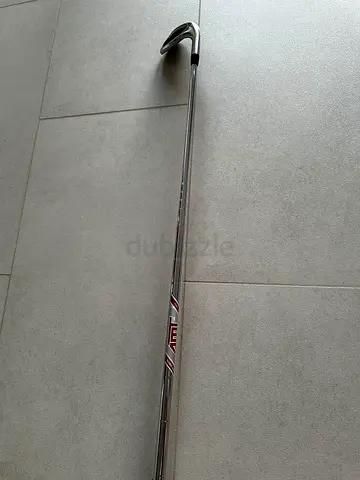 Titleist t300 iron 9 Used right-handed golf iron - good condition