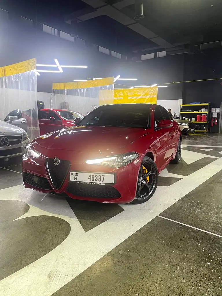 Alfa Romeo Giulia 2017 — photo 1 of 20