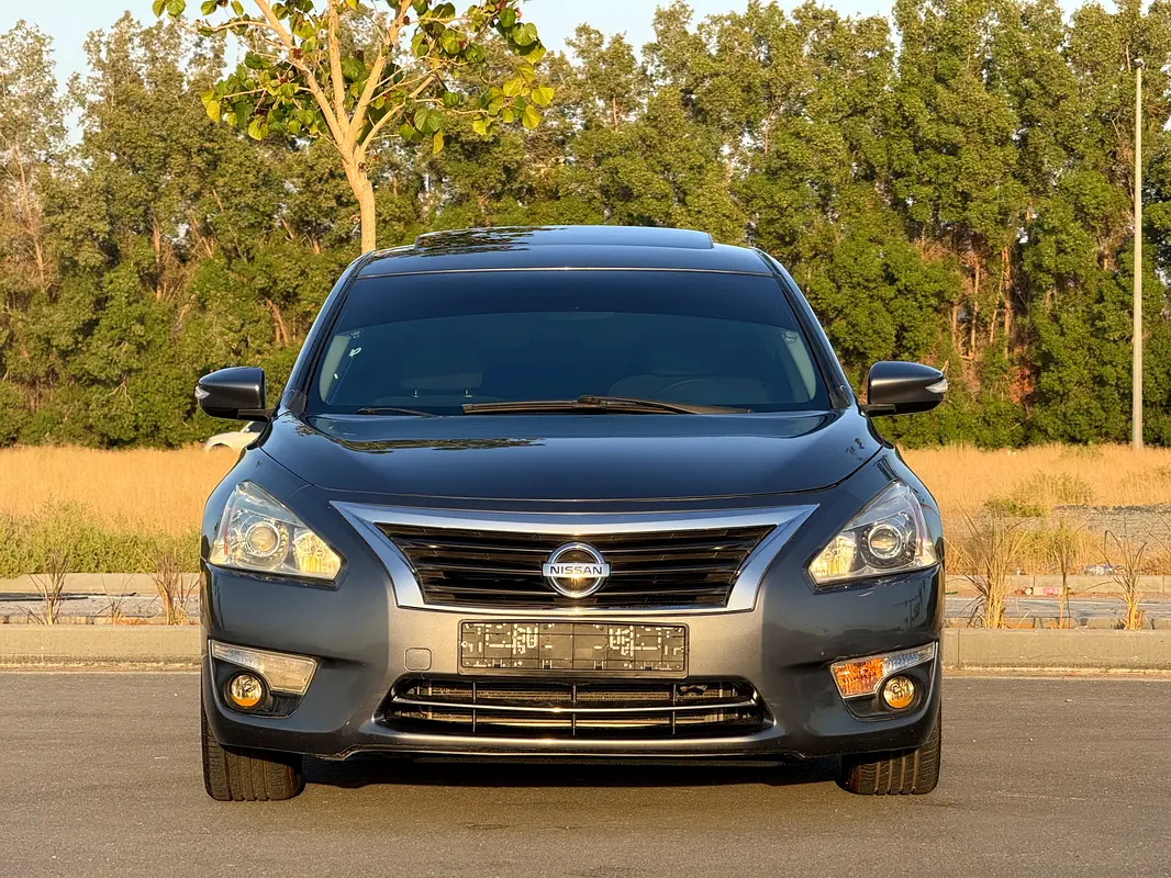 Nissan Altima 2015 — photo 1 of 10