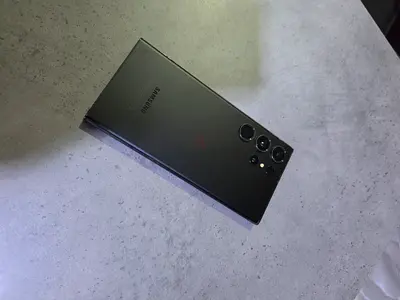 Samsung Galaxy phone in good condition - Matte black, multiple cameras